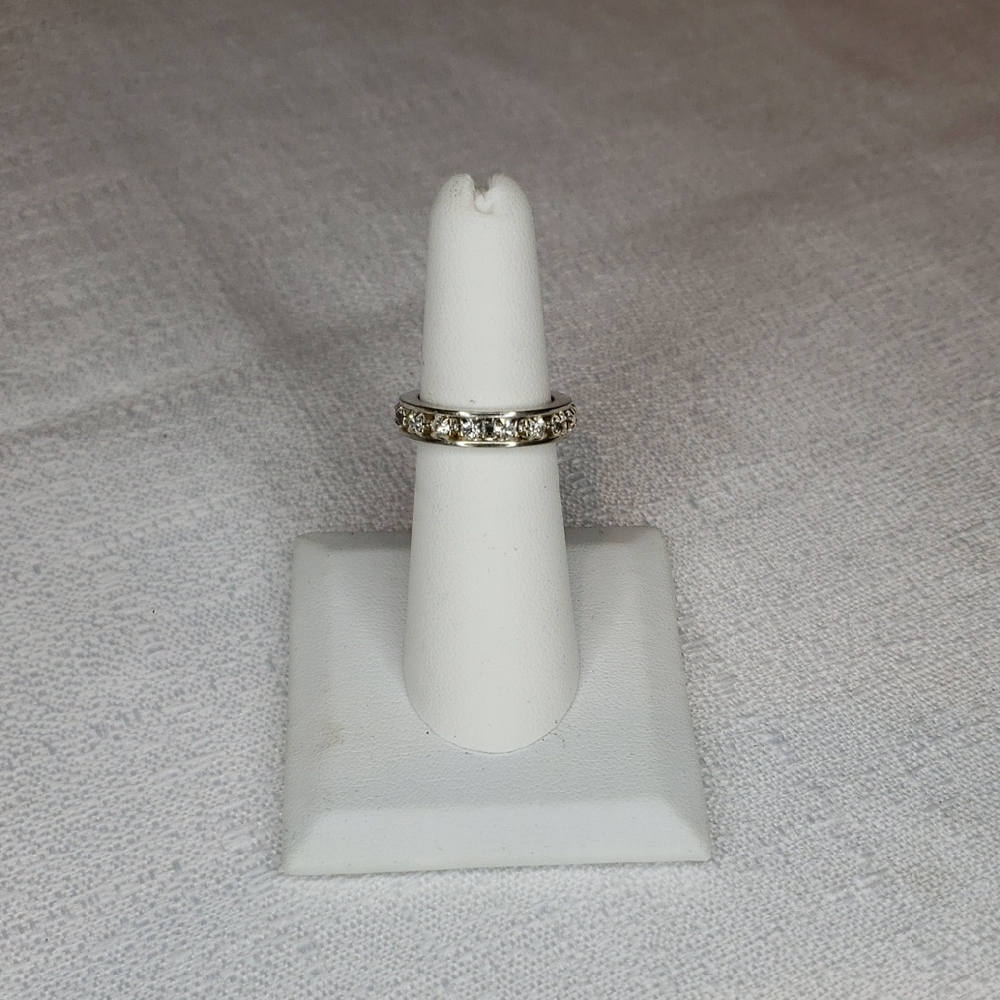 Dazzling Silver Women's Ring with Crystal Accents